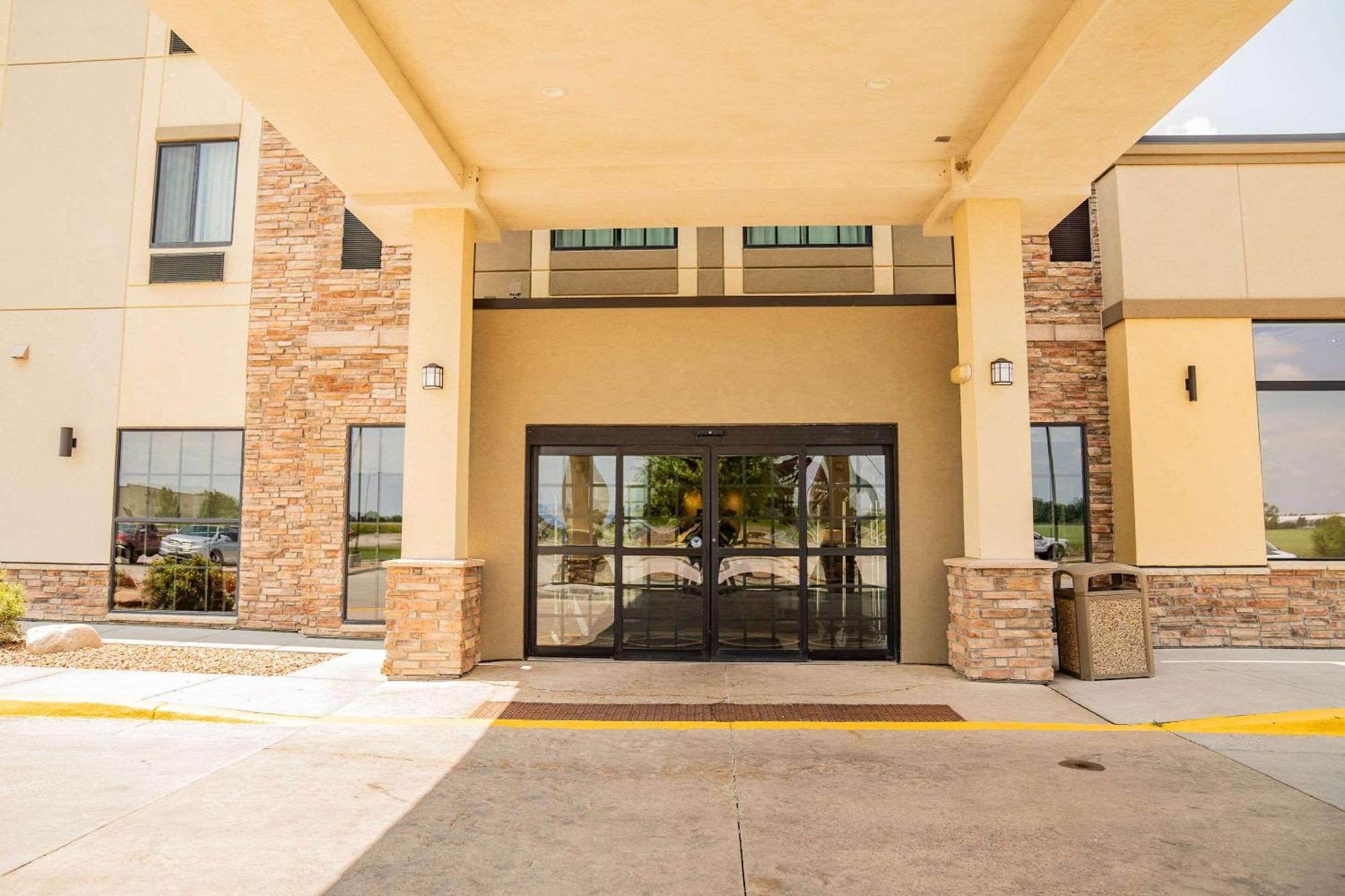 Comfort Suites University Brookings Exterior foto